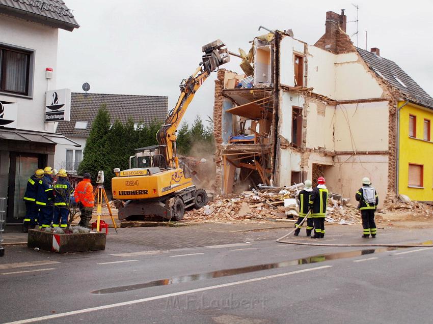 Hausexplosion Bruehl bei Koeln Pingsdorferstr P532.JPG